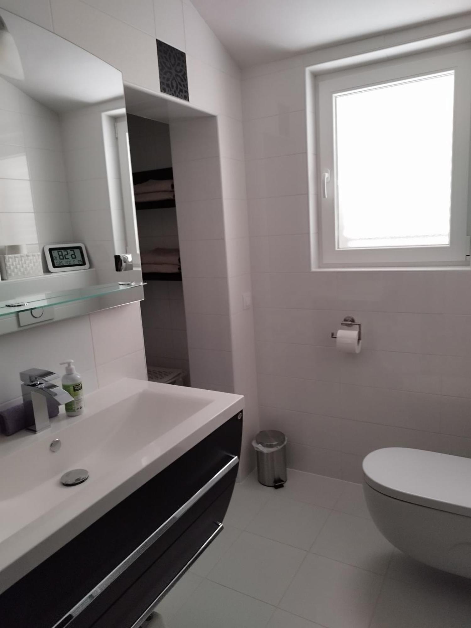 Ferienwohnung Am Sandstrand Оміш Екстер'єр фото